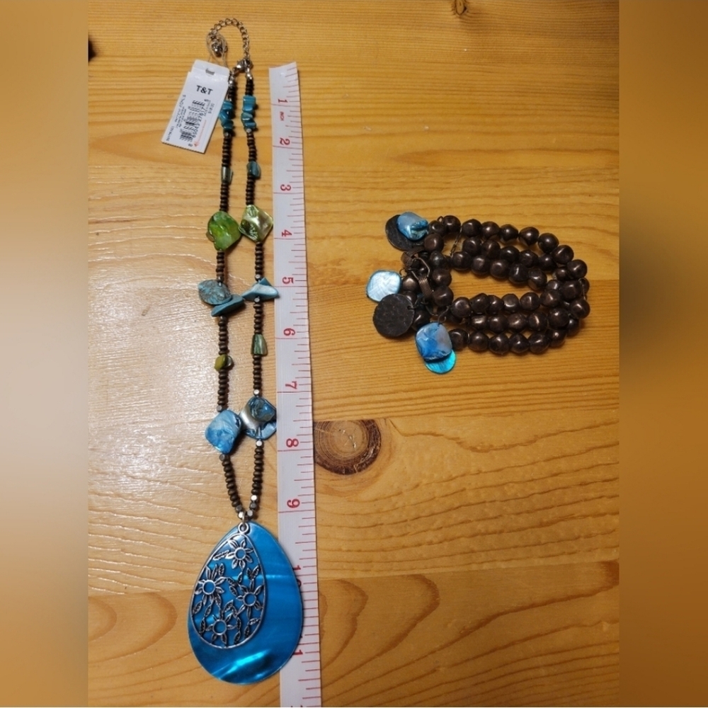 NEW Faux navajo pearl look, sea shell look, Necklace, braclet beautiful blue